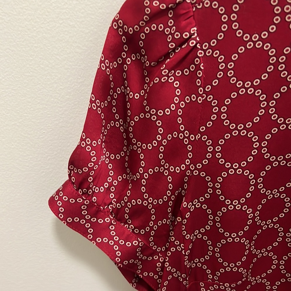 Banana Republic Red Short Sleeve Patterned Blouse - Picture 2 of 4